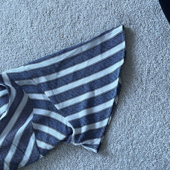 Ladies Blue White Blouse - Picture 7 of 7